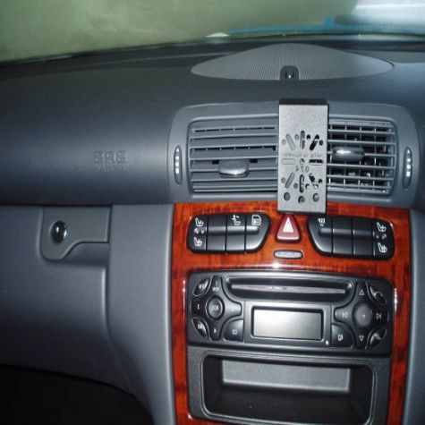 Dashmount Mercedes C Class Vent