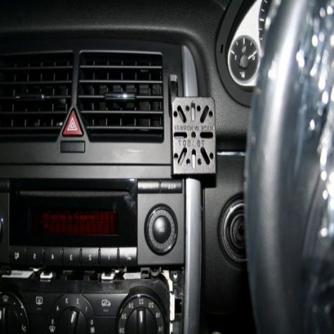 Dashmount Mercedes B Vent