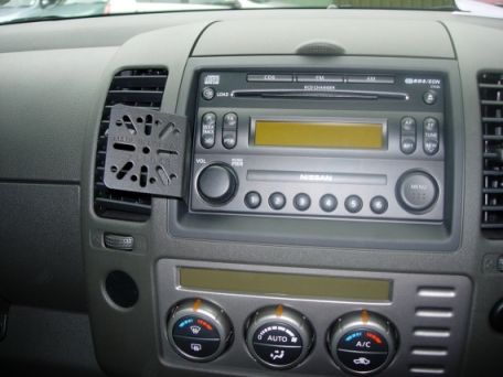 Dashmount Nissan Navara >06