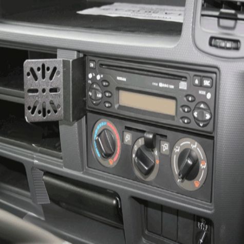 Dashmount Nissan Cabstar >07