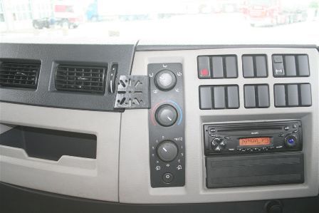 Dashmount Volvo Fe