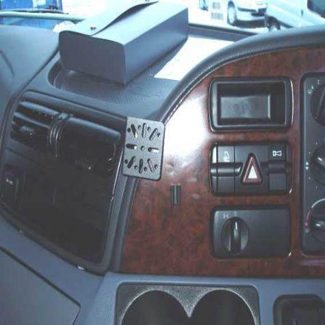 Dashmount Mercedes Actros 2 03
