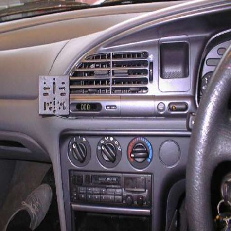 Dashmount 71877 Ford Mondeo 1993 - 1996