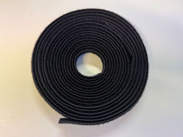 Back to back hook and loop velcro. IT.16