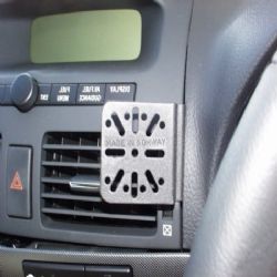 Dashmount Toyota Avensis 03 V