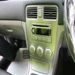 Dashmount Subaru Forester 03