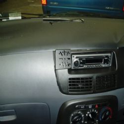 Dashmount Daihatsu Charade 04>