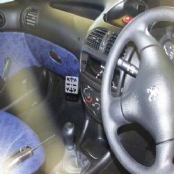 Dashmount Peugeot 206