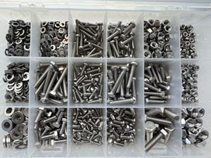 ASSORTED STAINLESS STEEL SCREWS, NUTS & WASHERS
